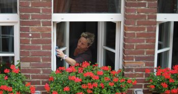 cleaning-home-windows