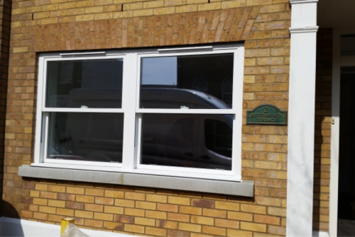 Aluminium casement window