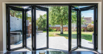 Smarts Black bifold door CR3