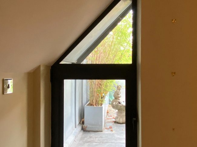 Tilt & Turn Aluminium Shaped window